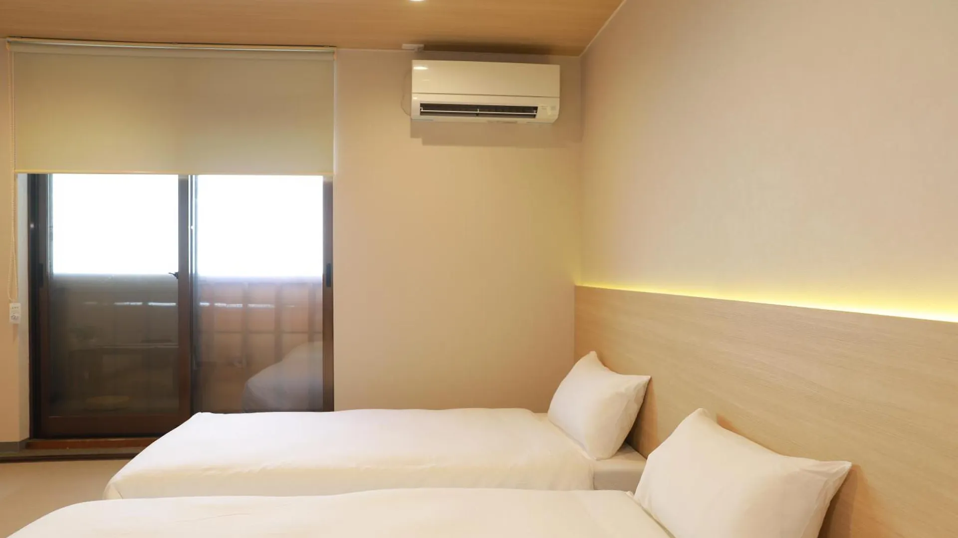 Guest house Oyasumi Ice&Hotel Osaka